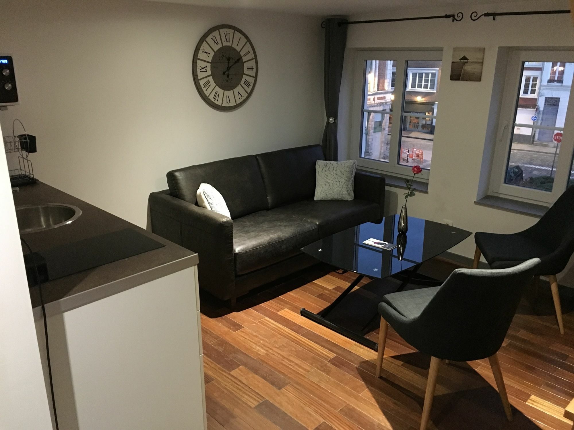 Little Plaza Appart'Hotel Лил Екстериор снимка