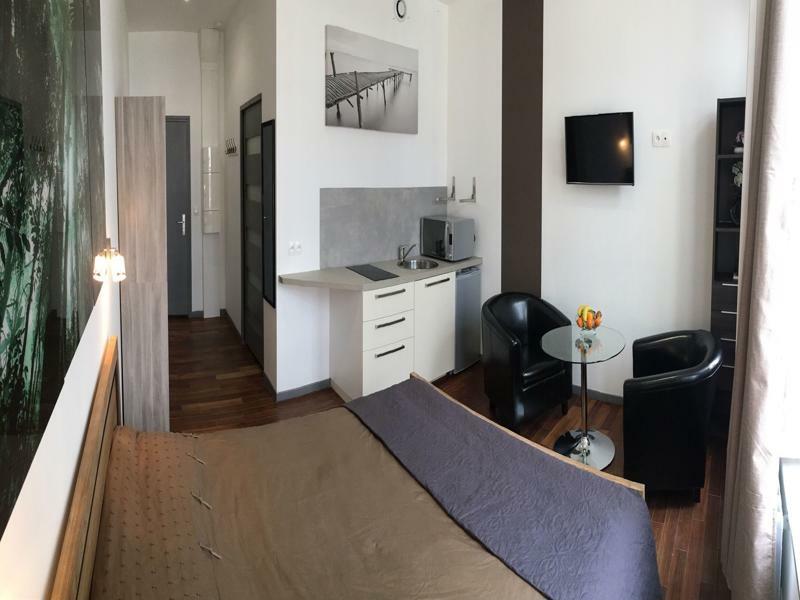 Little Plaza Appart'Hotel Лил Екстериор снимка