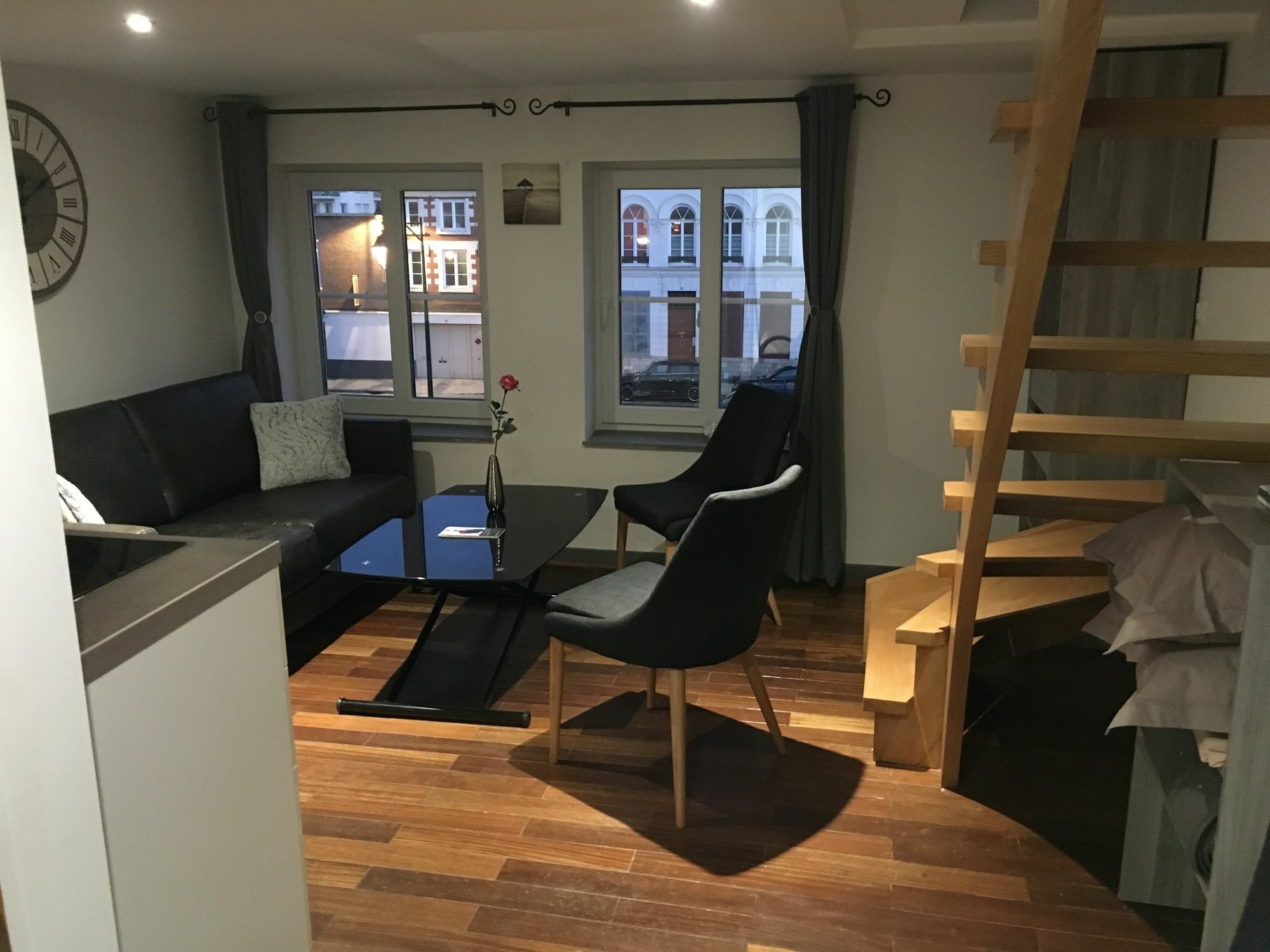 Little Plaza Appart'Hotel Лил Екстериор снимка