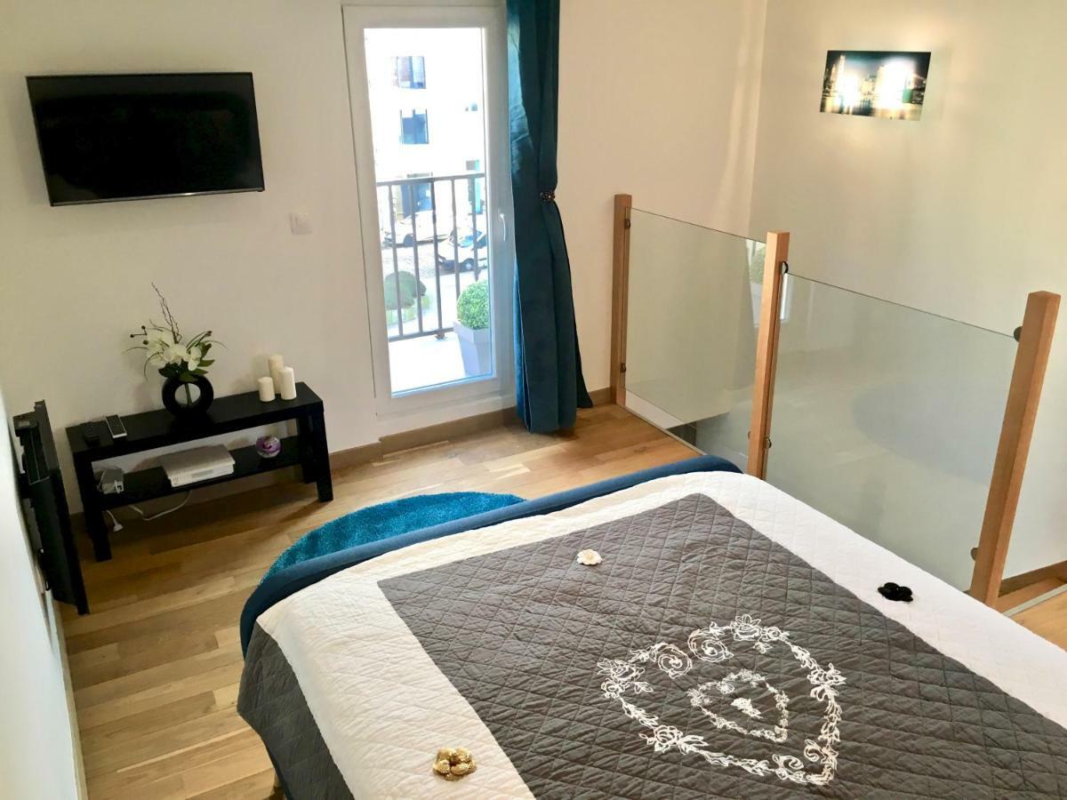 Little Plaza Appart'Hotel Лил Екстериор снимка
