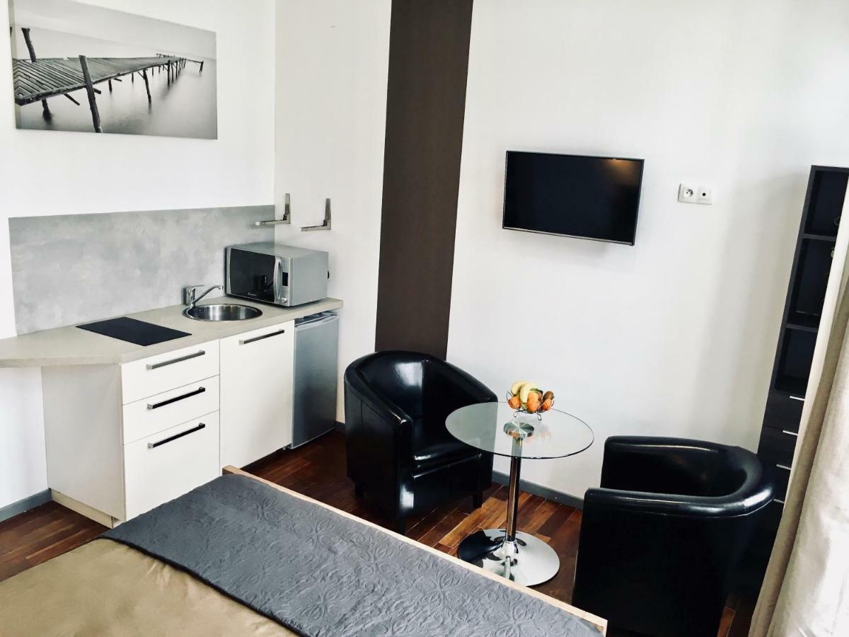 Little Plaza Appart'Hotel Лил Екстериор снимка